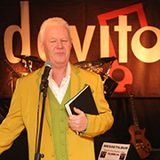 Et skønt minde fra en fest med Devito på scenen